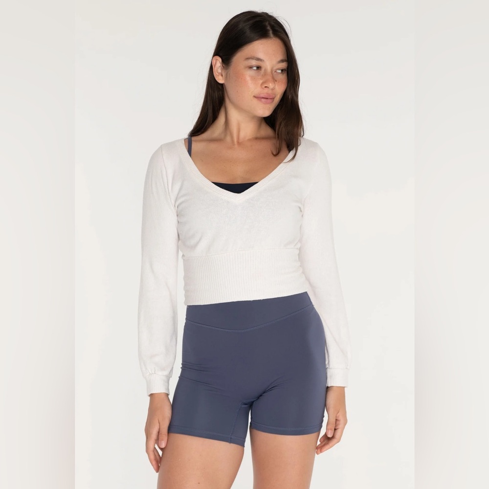 FORM Pullover Sweater NWT in Cloud